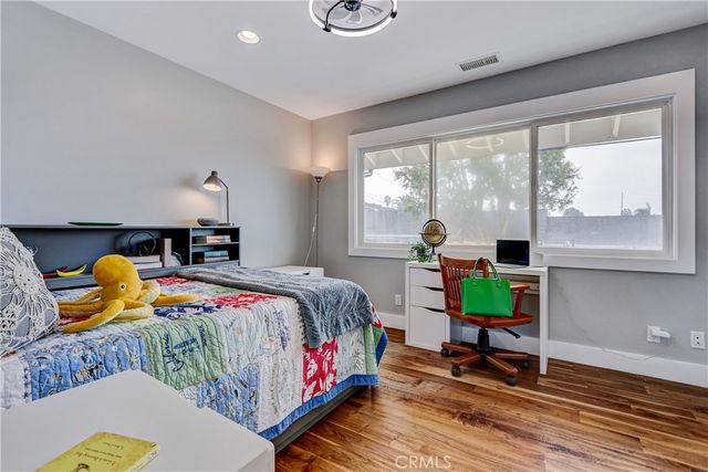 2700 Elm Avenue, Manhattan Beach, CA 90266