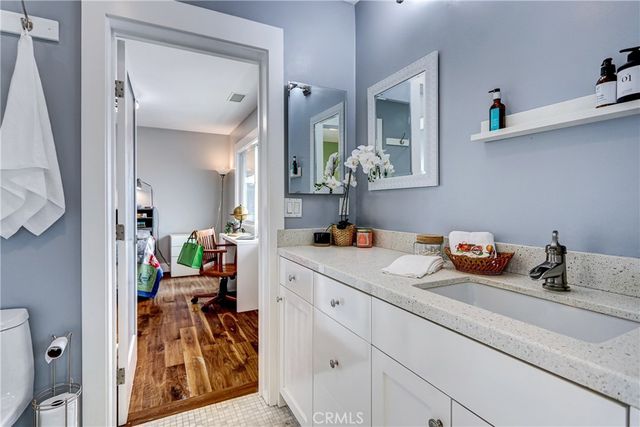 2700 Elm Avenue, Manhattan Beach, CA 90266