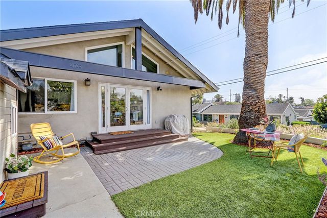 2700 Elm Avenue, Manhattan Beach, CA 90266