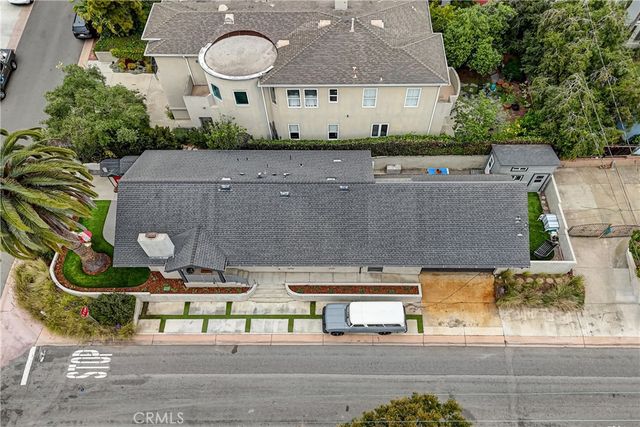 2700 Elm Avenue, Manhattan Beach, CA 90266