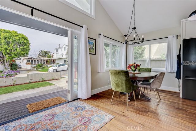 2700 Elm Avenue, Manhattan Beach, CA 90266