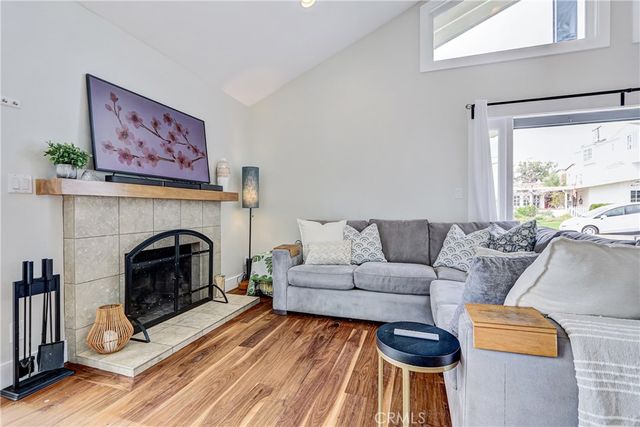 2700 Elm Avenue, Manhattan Beach, CA 90266