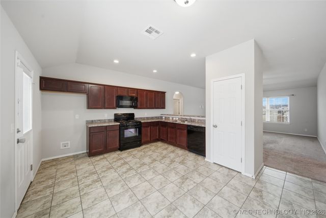 24878 E 93rd Court S, Broken Arrow, OK 74014