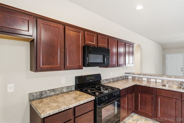 24878 E 93rd Court S, Broken Arrow, OK 74014