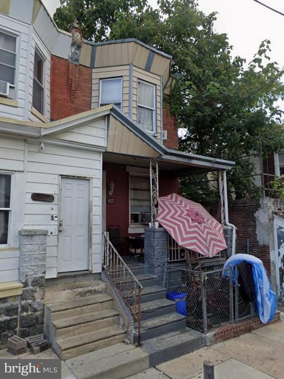 555 S SALFORD ST, Philadelphia, PA 19143