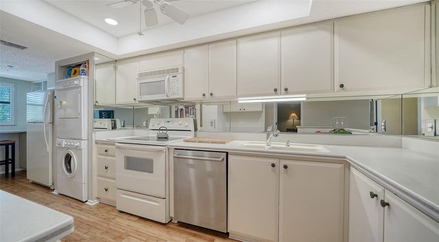8773 MIDNIGHT PASS ROAD 302G, Sarasota, FL 34242