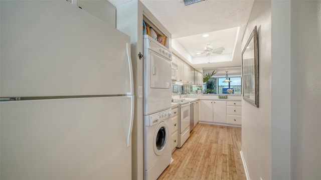 8773 MIDNIGHT PASS ROAD 302G, Sarasota, FL 34242