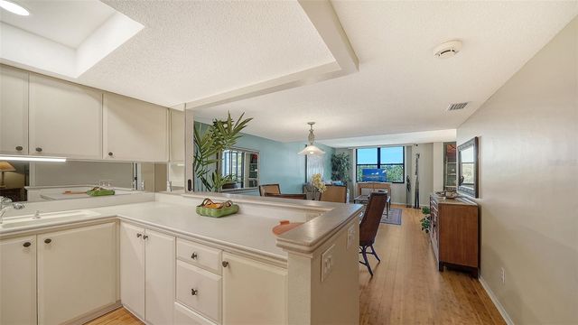 8773 MIDNIGHT PASS ROAD 302G, Sarasota, FL 34242