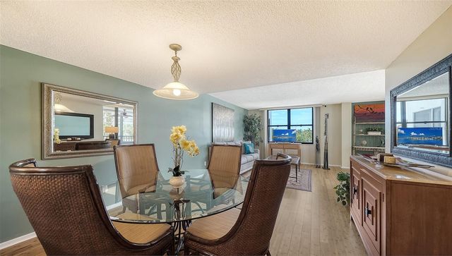 8773 MIDNIGHT PASS ROAD 302G, Sarasota, FL 34242