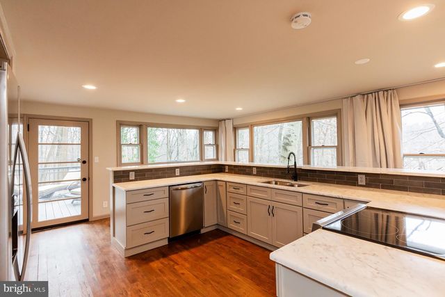 425 YALE AVE, Mt Gretna, PA 17064