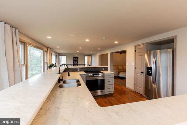 425 YALE AVE, Mt Gretna, PA 17064