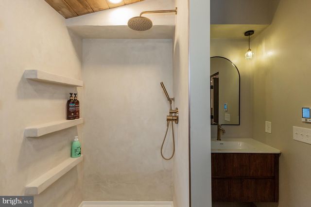 425 YALE AVE, Mt Gretna, PA 17064