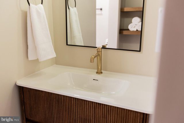 425 YALE AVE, Mt Gretna, PA 17064