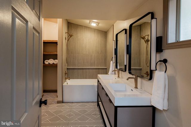 425 YALE AVE, Mt Gretna, PA 17064