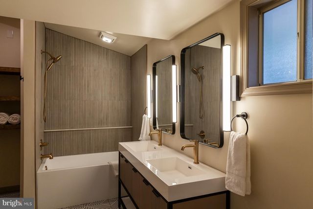 425 YALE AVE, Mt Gretna, PA 17064