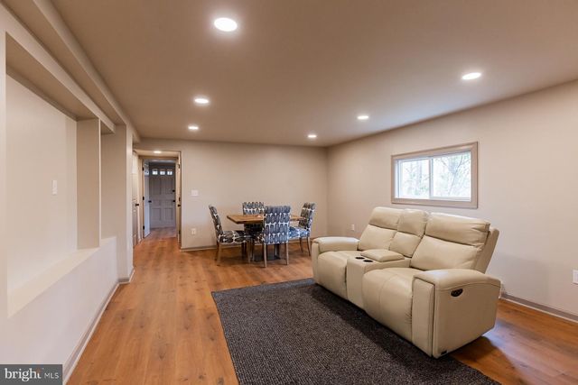 425 YALE AVE, Mt Gretna, PA 17064