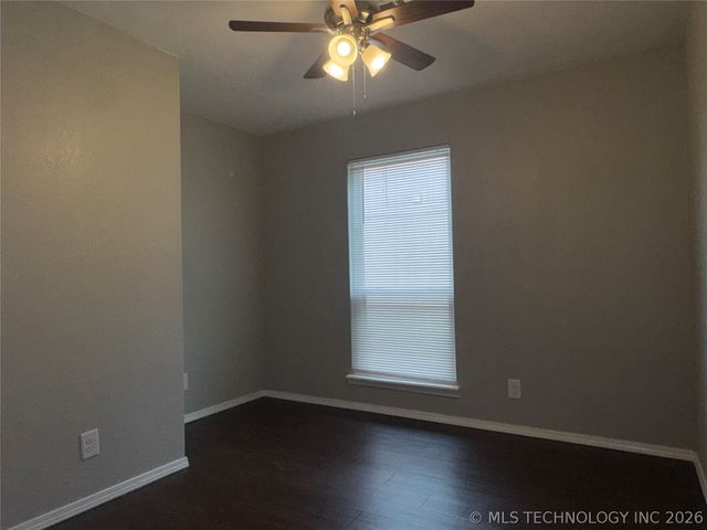 14227 S Hickory Place, Glenpool, OK 74033