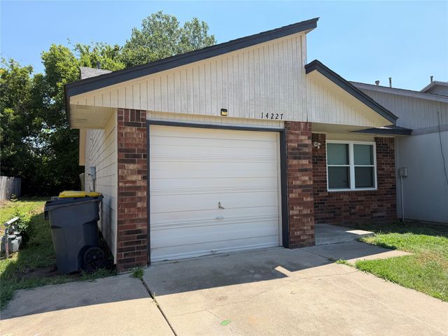 14227 S Hickory Place, Glenpool, OK 74033