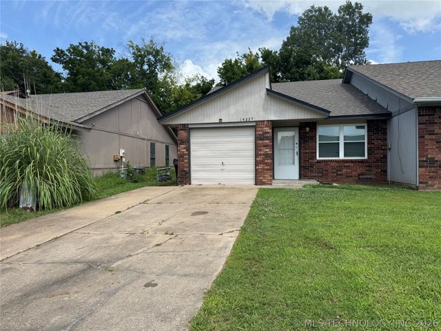 14227 S Hickory Place, Glenpool, OK 74033