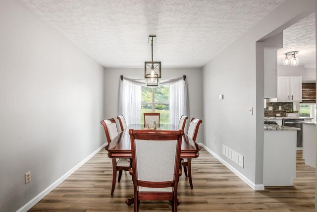 206 Oxford Drive SW, Pataskala, OH 43062