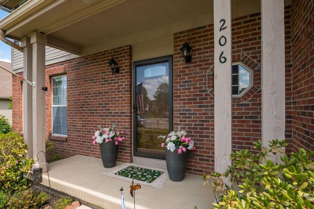 206 Oxford Drive SW, Pataskala, OH 43062