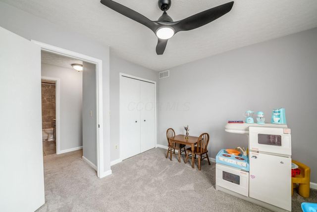 206 Oxford Drive SW, Pataskala, OH 43062