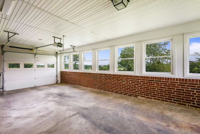 315 BALSLEY RD, Staunton, VA 24401