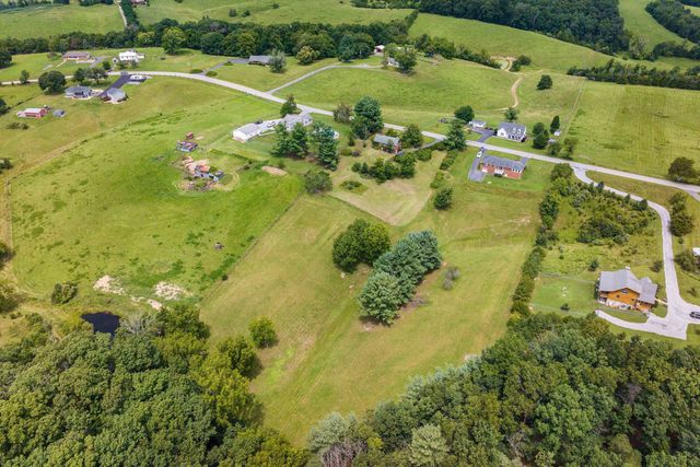 315 BALSLEY RD, Staunton, VA 24401