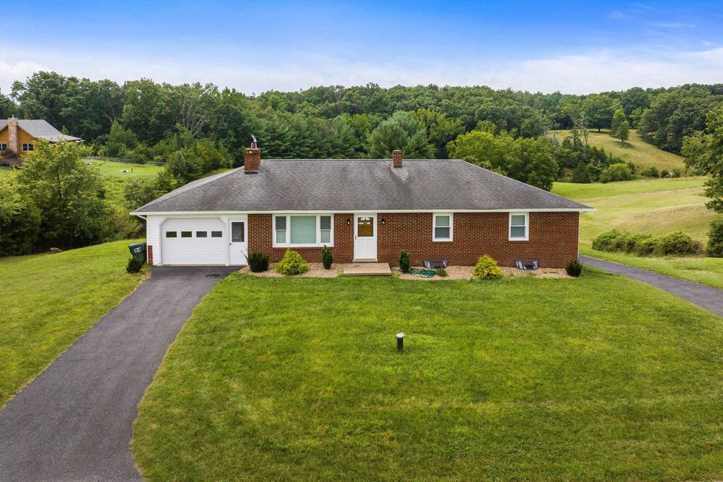 315 BALSLEY RD, Staunton, VA 24401