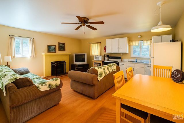 10520 Spruce Drive, Wofford Heights, CA 93285