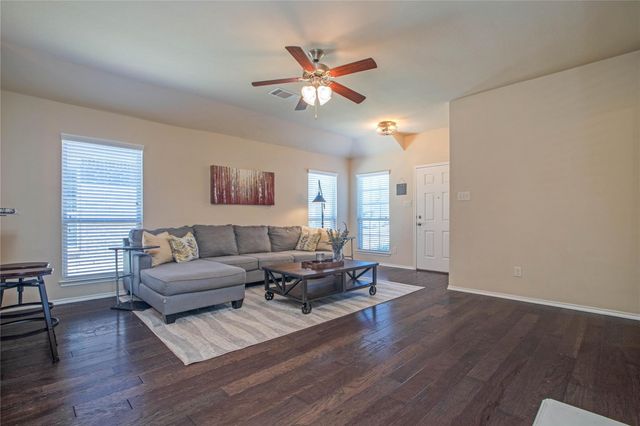 8905 Deadwood Lane, Aubrey, TX 76227