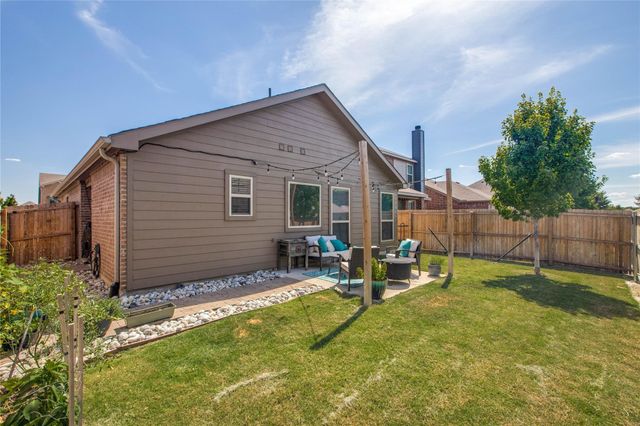 8905 Deadwood Lane, Aubrey, TX 76227