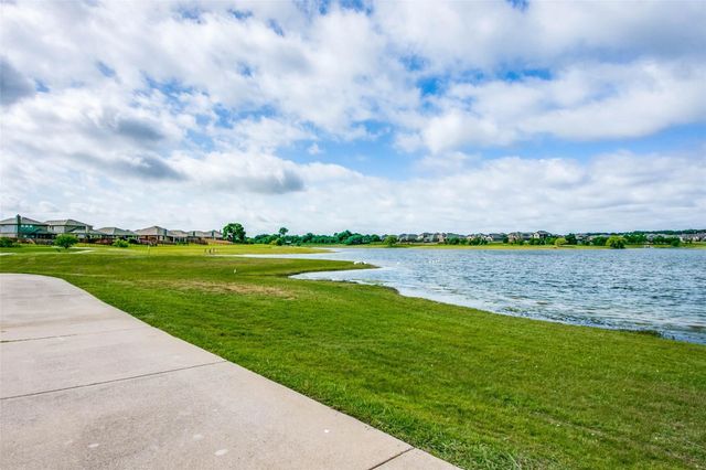 8905 Deadwood Lane, Aubrey, TX 76227
