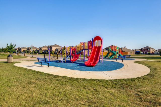 8905 Deadwood Lane, Aubrey, TX 76227