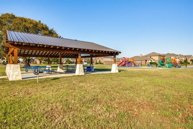 8905 Deadwood Lane, Aubrey, TX 76227