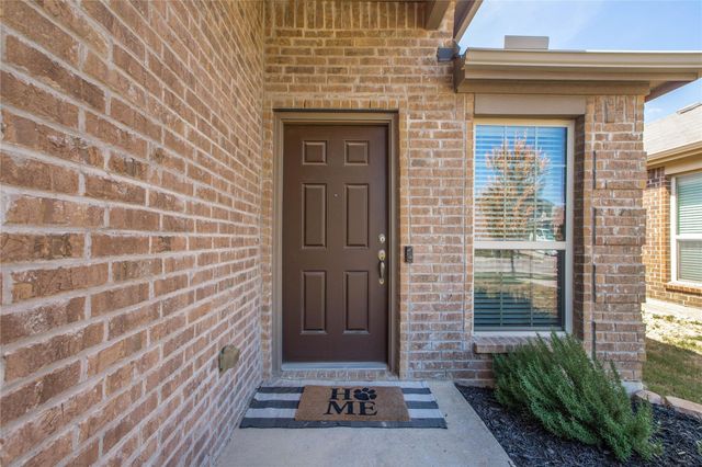 8905 Deadwood Lane, Aubrey, TX 76227