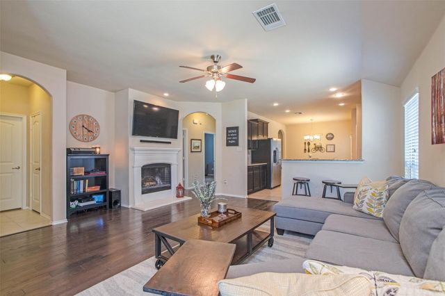 8905 Deadwood Lane, Aubrey, TX 76227