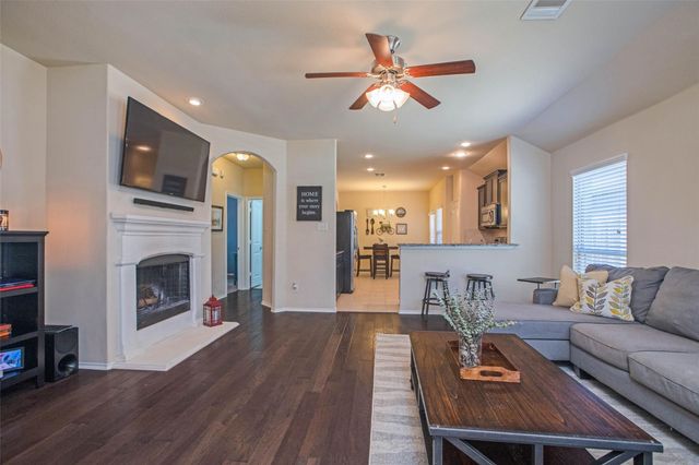 8905 Deadwood Lane, Aubrey, TX 76227