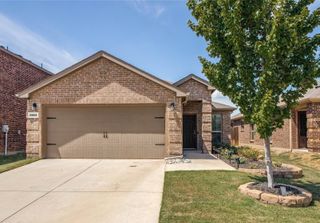 8905 Deadwood Lane, Aubrey, TX 76227