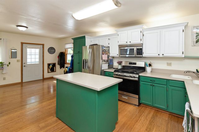 3211 56th Street, Des Moines, IA 50310