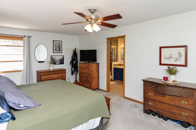 3211 56th Street, Des Moines, IA 50310