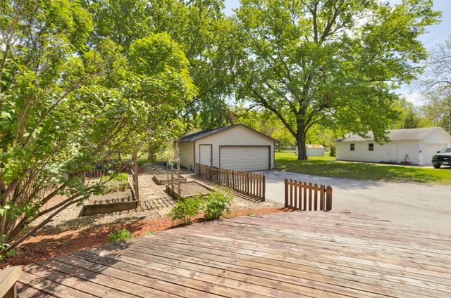 3211 56th Street, Des Moines, IA 50310