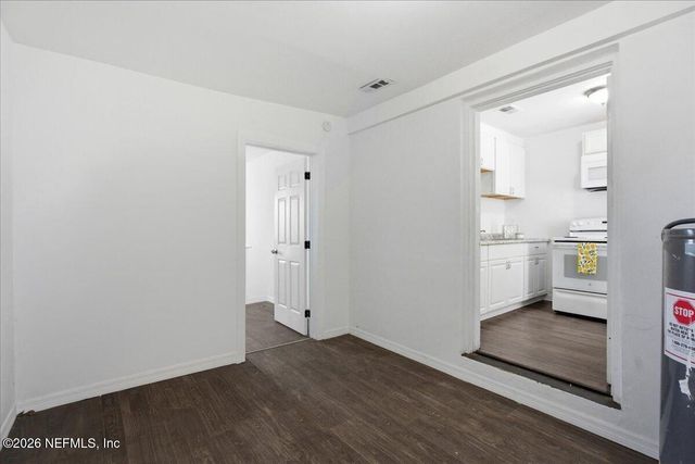 2205 COMMONWEALTH Avenue, Jacksonville, FL 32209