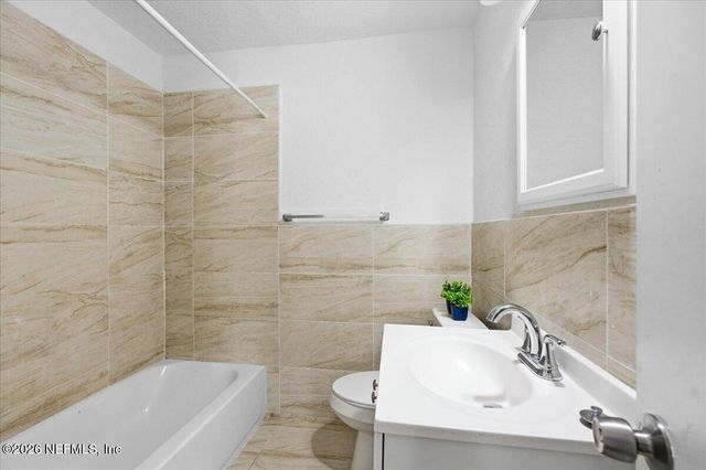 2205 COMMONWEALTH Avenue, Jacksonville, FL 32209