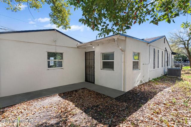 2205 COMMONWEALTH Avenue, Jacksonville, FL 32209