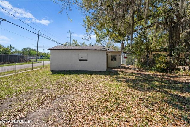 2205 COMMONWEALTH Avenue, Jacksonville, FL 32209
