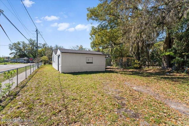 2205 COMMONWEALTH Avenue, Jacksonville, FL 32209
