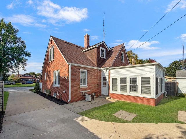 2401 Lincoln ROAD, Kenosha, WI 53143