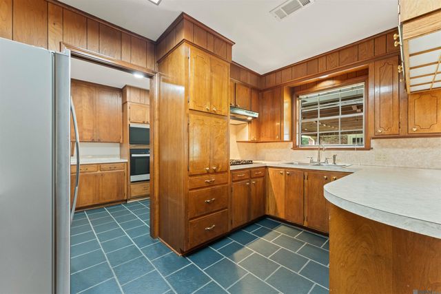 6667 Martin Dr, Zachary, LA 70791