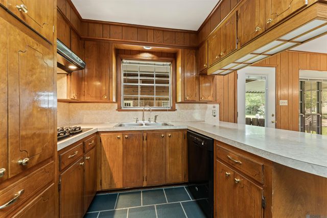 6667 Martin Dr, Zachary, LA 70791